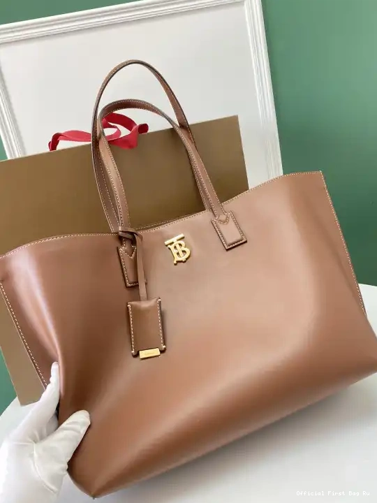 Official First Bag Ru Leather Tote Medium BURBERRY Motif Monogram 0506